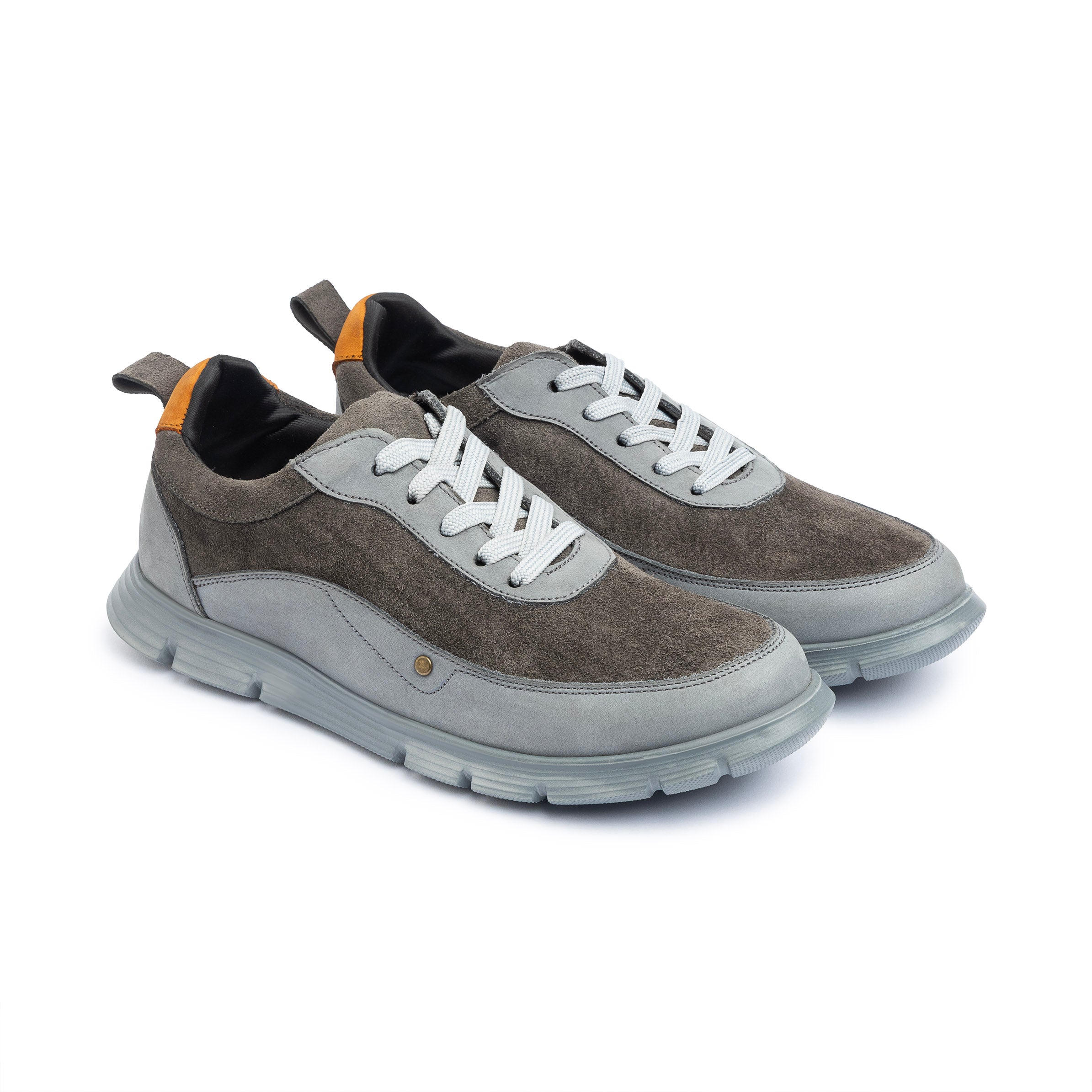 Light gray comfortable shoes \009