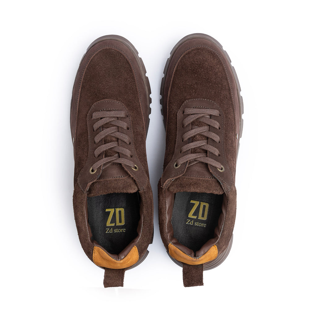 Comfortable, lightweight brown shoes \009